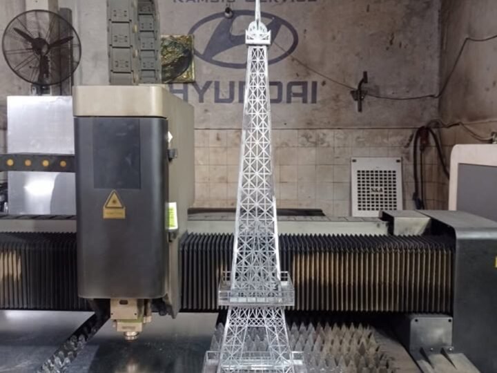 فوانيس ومجسمات معدنية بالليزر